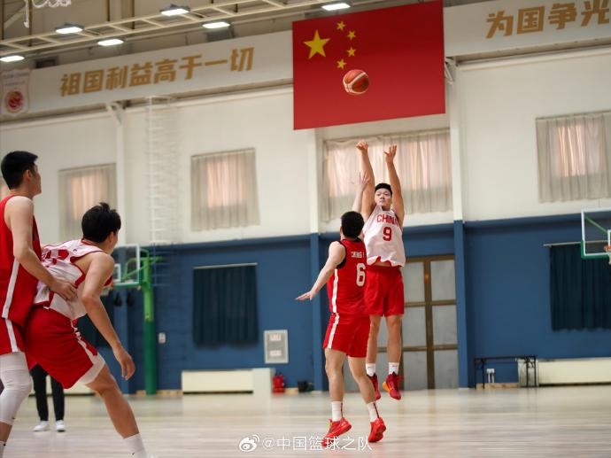  對抗訓練繼續(xù)！中國男籃最新訓練圖集新鮮出爐